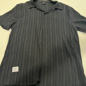 Black buttom up tshirt Men Size L